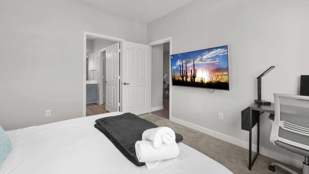 Photo of Bedroom in McDowell Mountain Apartments