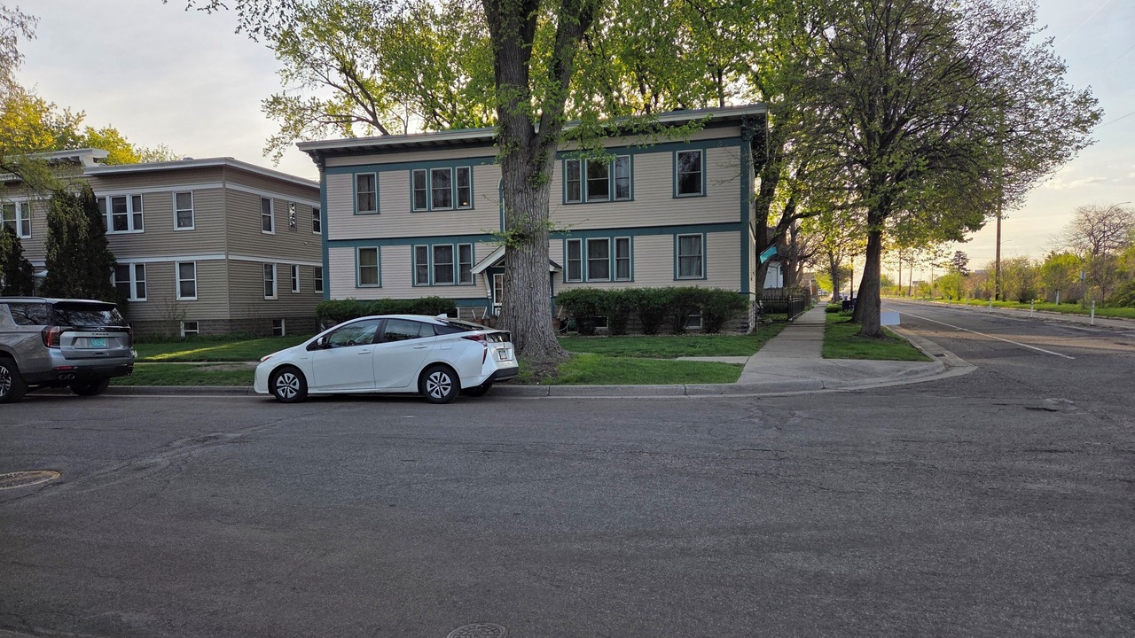 Photo of Outdoor in Merriam Park