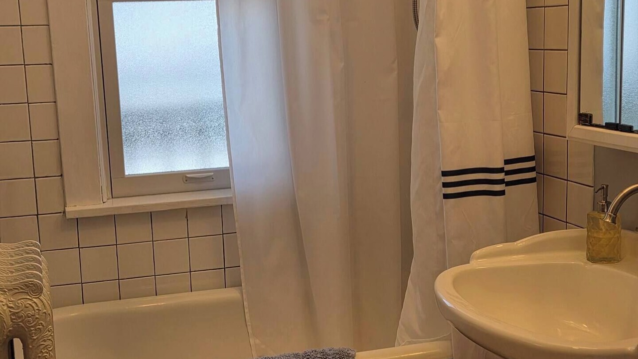 Photo of Bathroom in Merriam Park