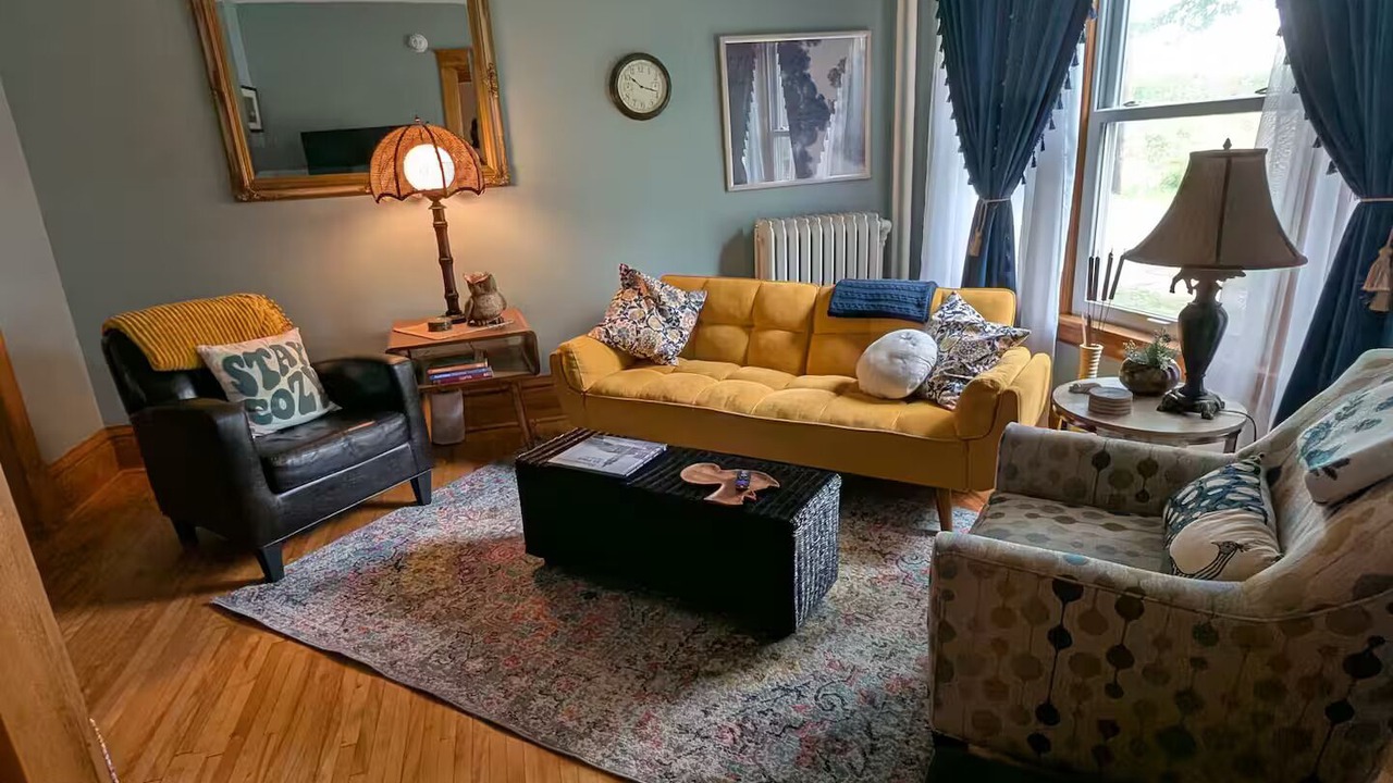 Photo of Livingroom in Merriam Park