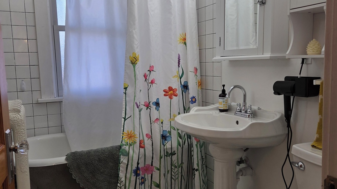 Photo of Bathroom in Merriam Park