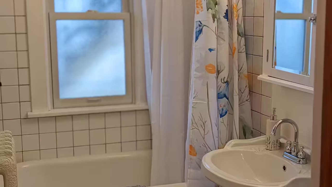 Photo of Bathroom in Merriam Park