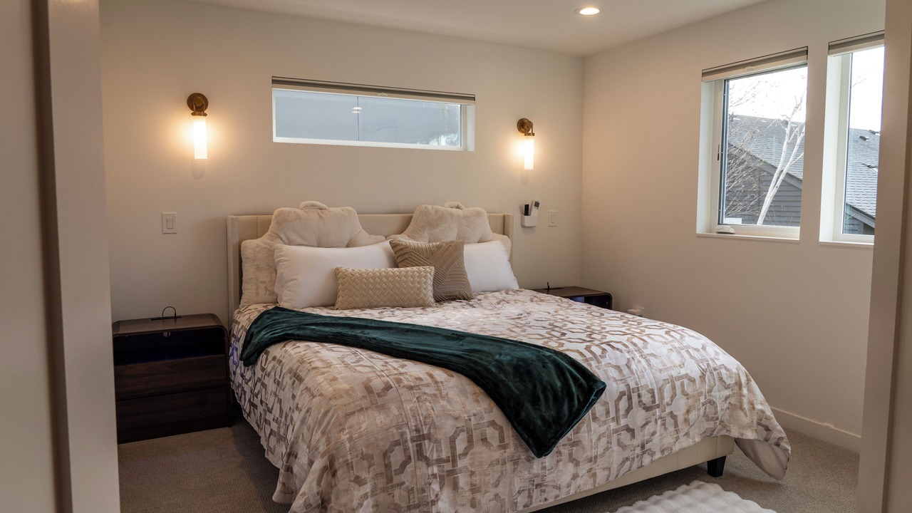 Photo of Bedroom in Alki