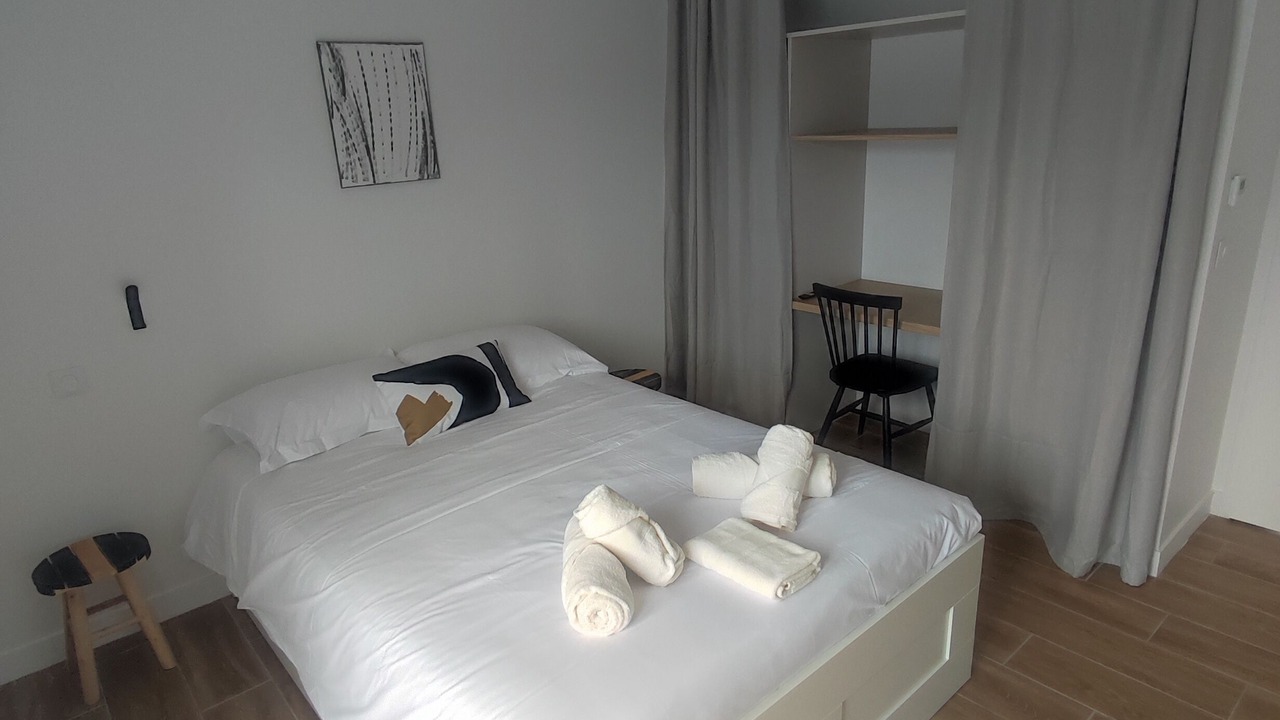 Photo of Bedroom in Begles