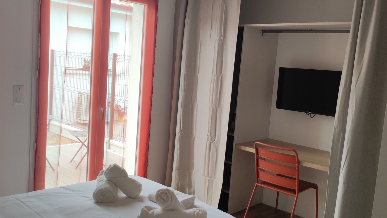 Photo of Bedroom in Begles