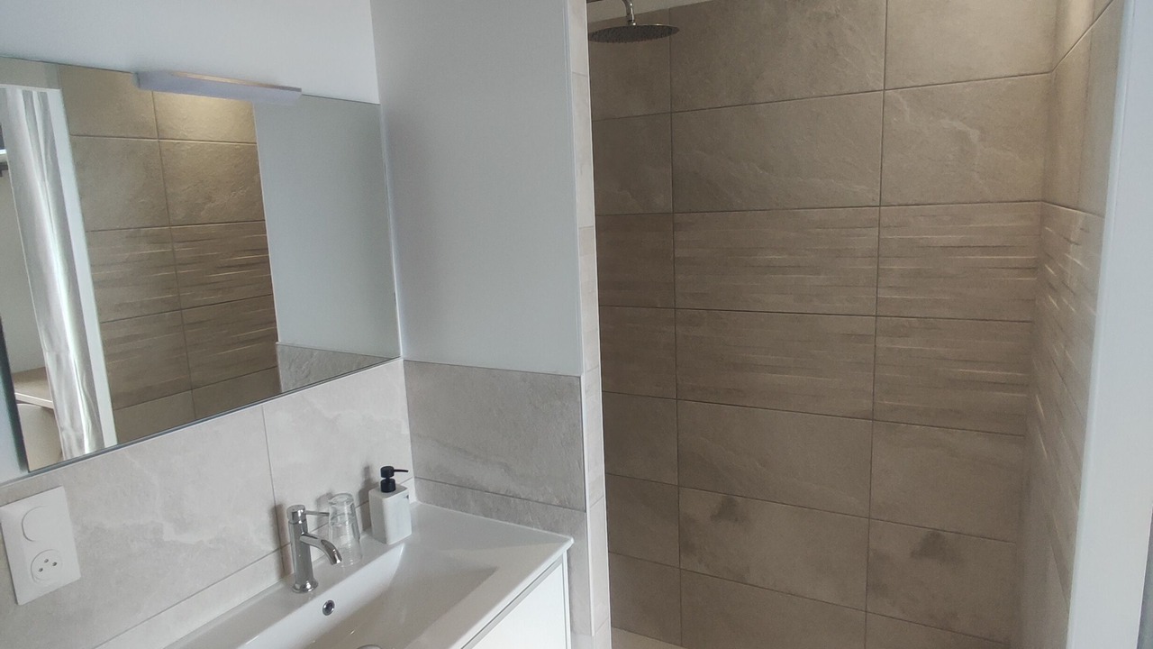 Photo of Bathroom in Begles