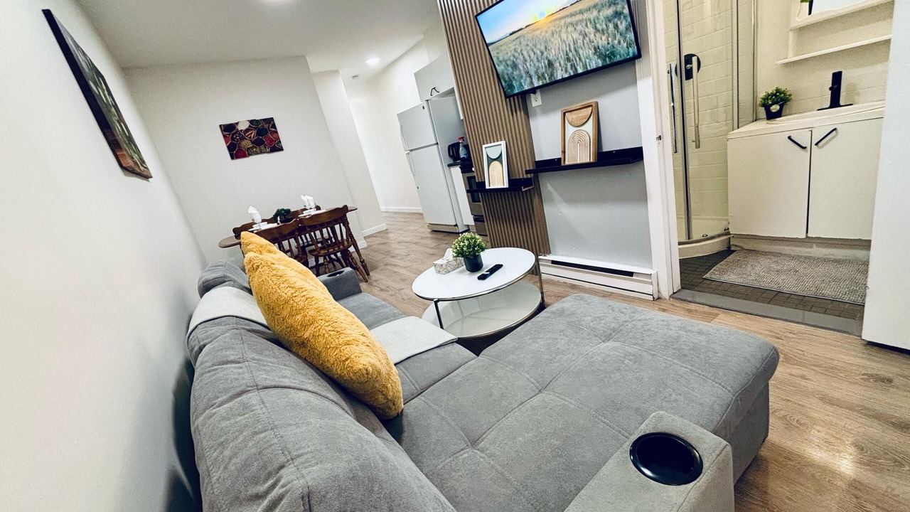 Photo of Livingroom in De Lorimier