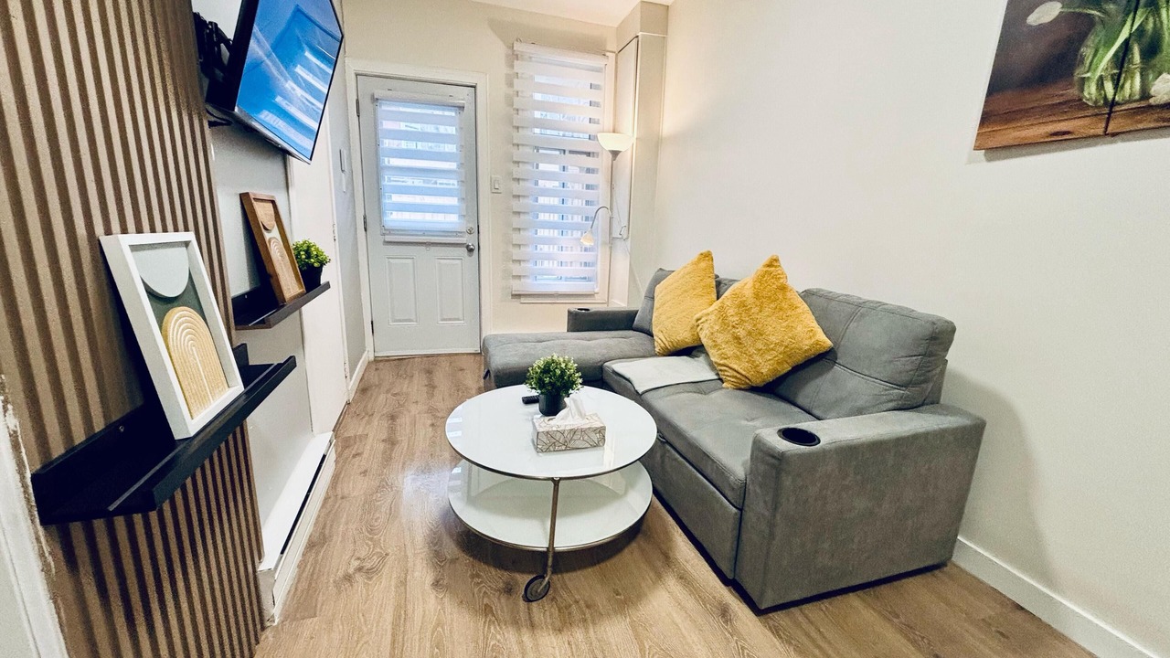 Photo of Livingroom in De Lorimier