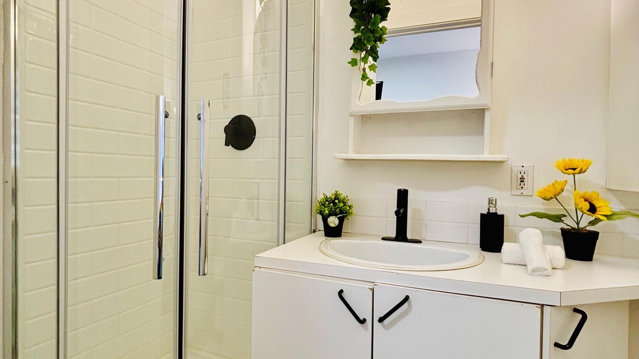 Photo of Bathroom in De Lorimier