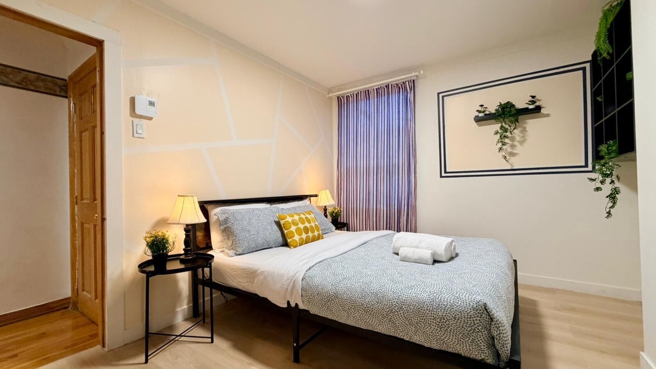 Photo of Bedroom in Outremont