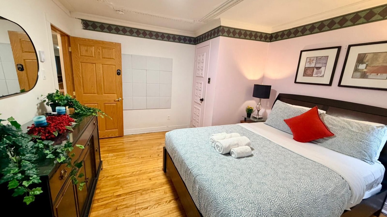 Photo of Bedroom in Outremont