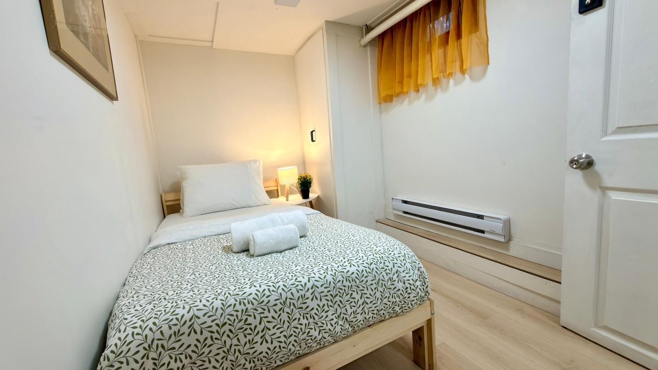 Photo of Bedroom in Outremont