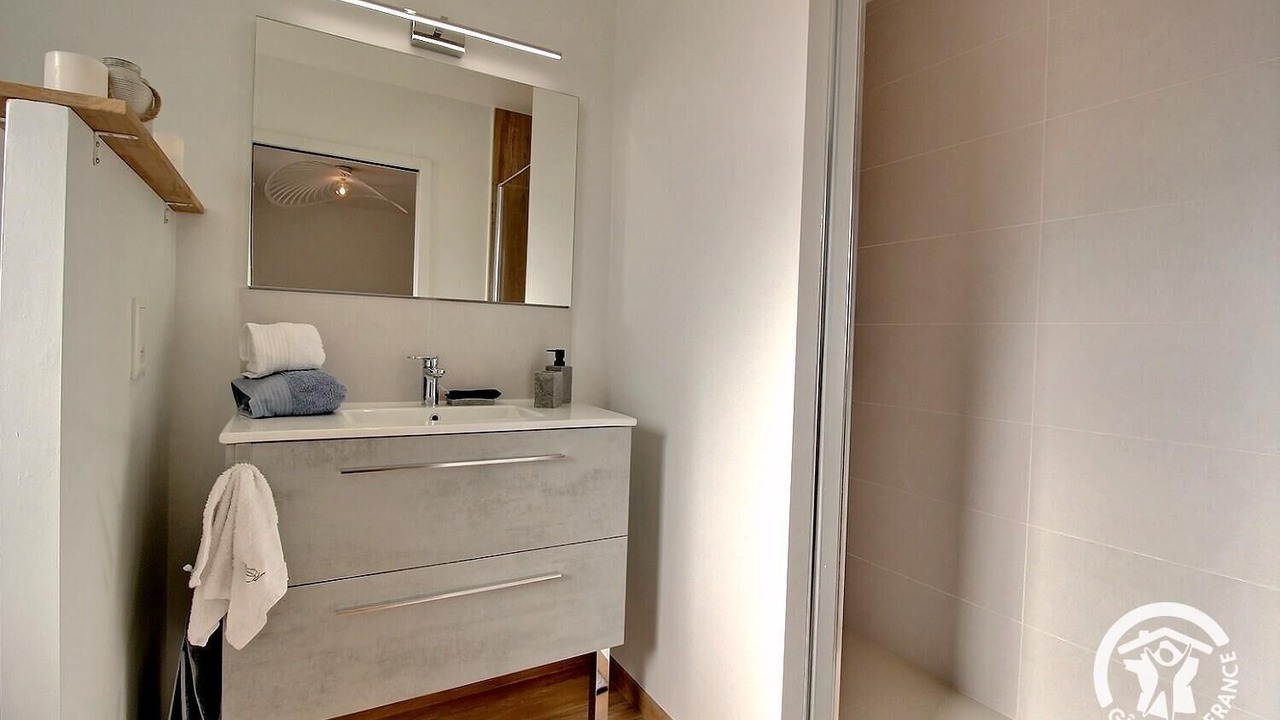 Photo of Bathroom in Saint-Laurent