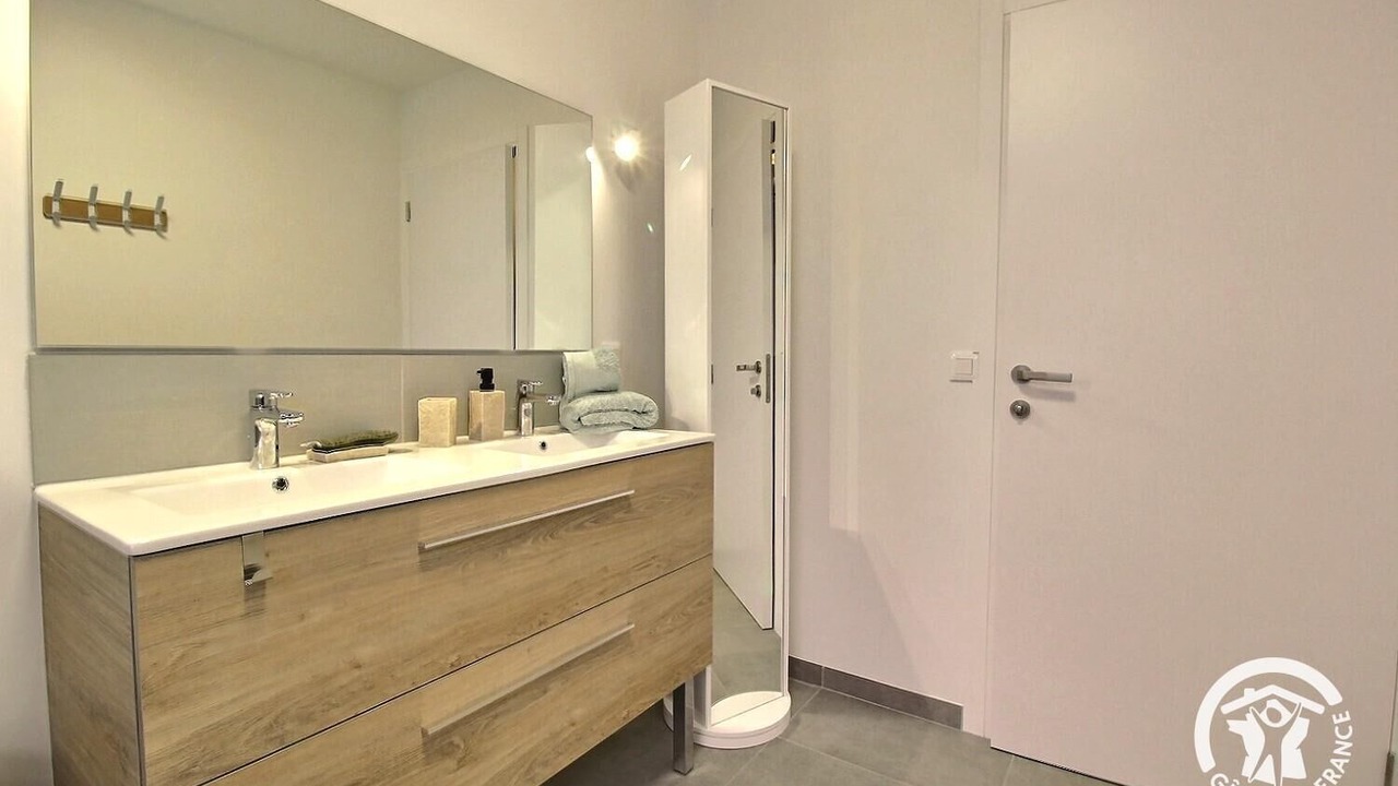 Photo of Bathroom in Saint-Laurent