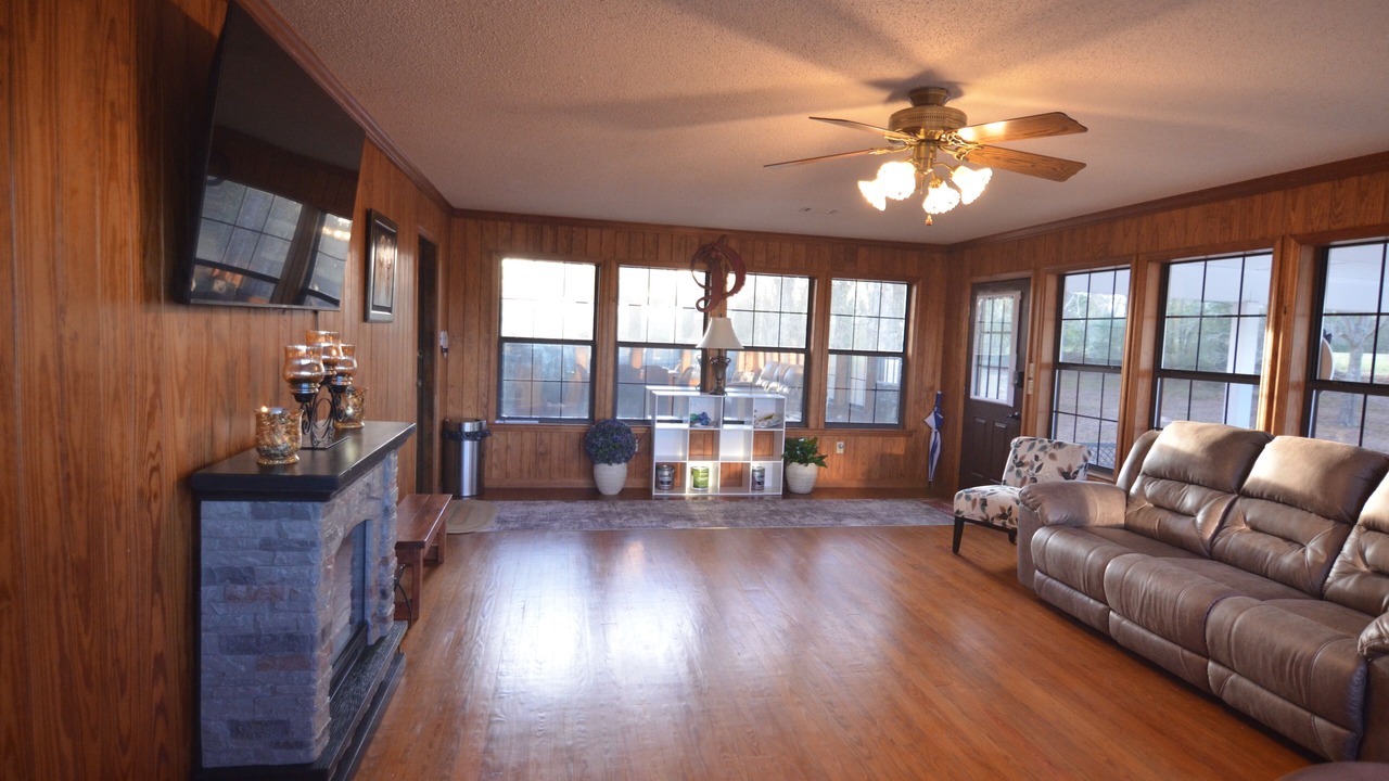 Photo of Livingroom in Goshen