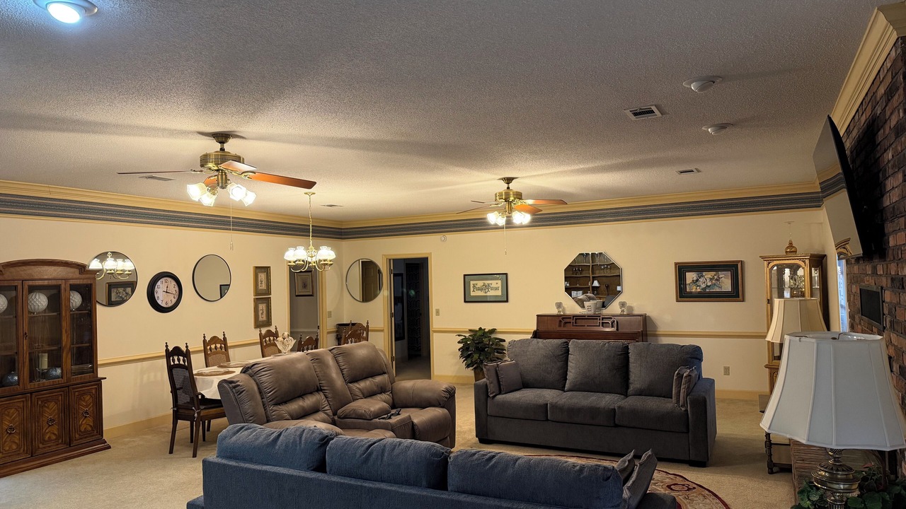Photo of Livingroom in Goshen
