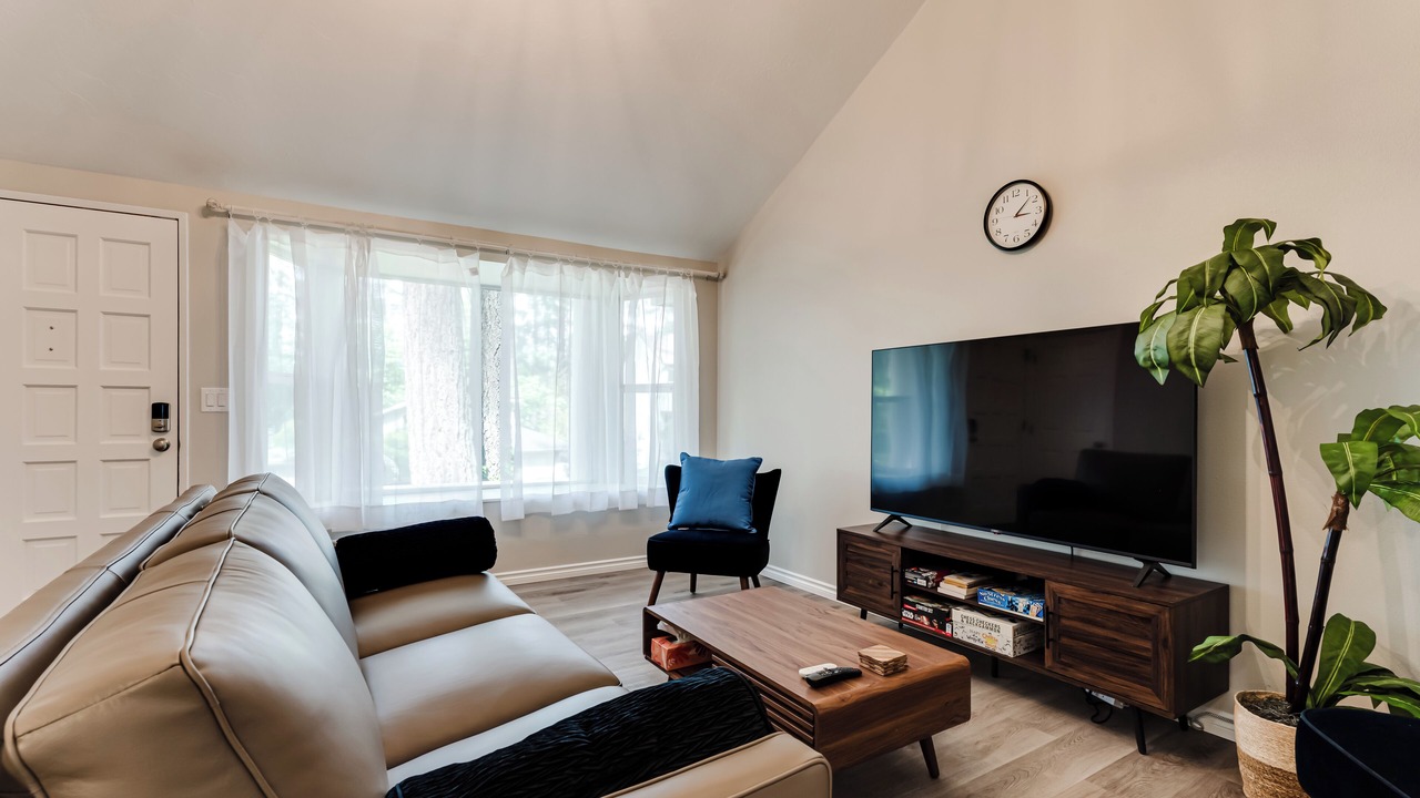 Photo of Livingroom in Southeast Eugene