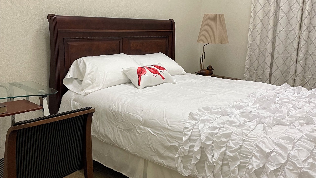 Photo of Bedroom in Anahuac
