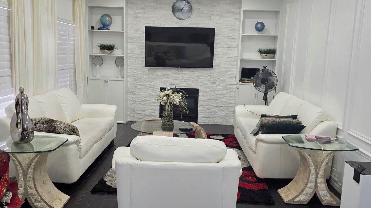 Photo of Livingroom in Hamilton