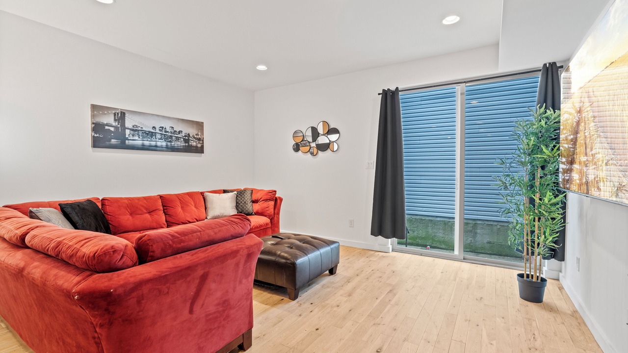 Photo of Livingroom in Poplar