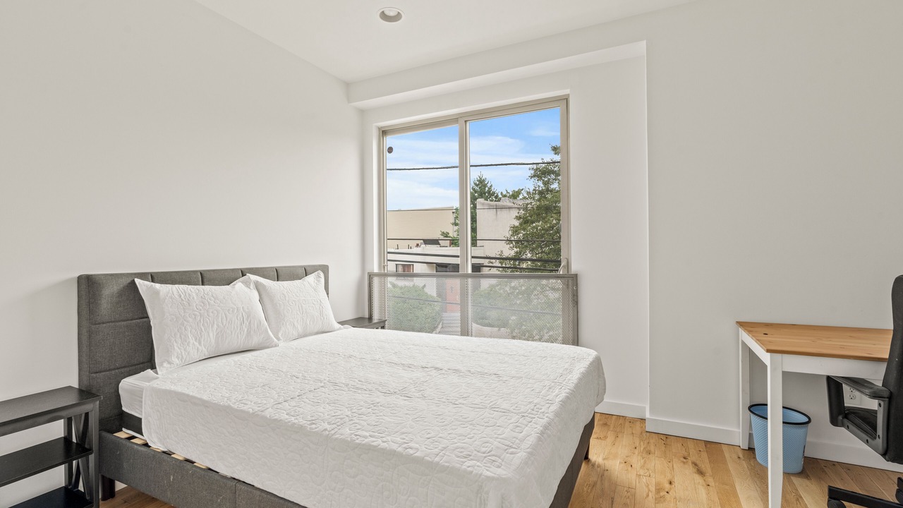 Photo of Bedroom in Poplar