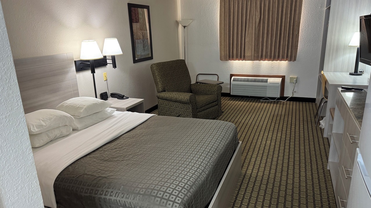 Photo of Bedroom in Maryville