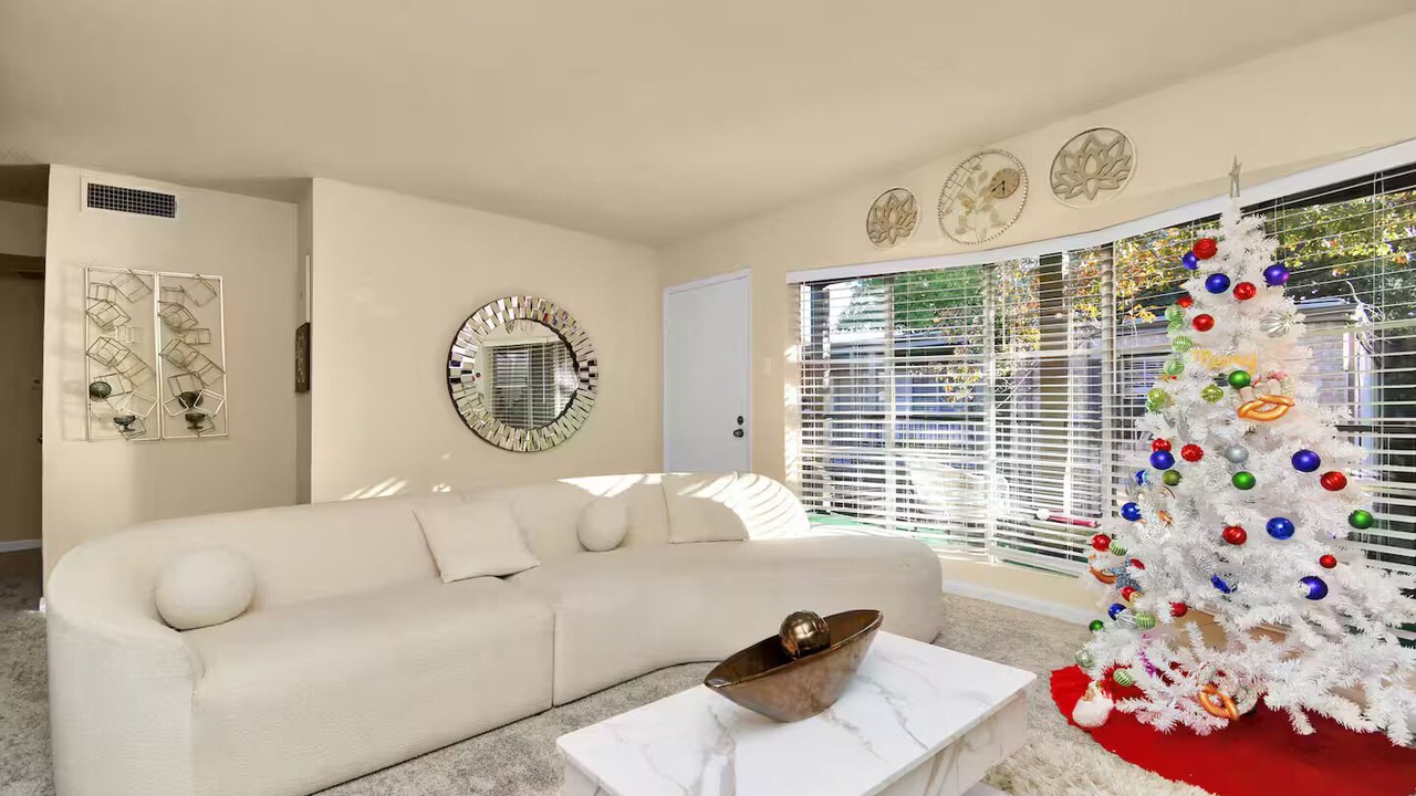 Photo of Livingroom in Uptown