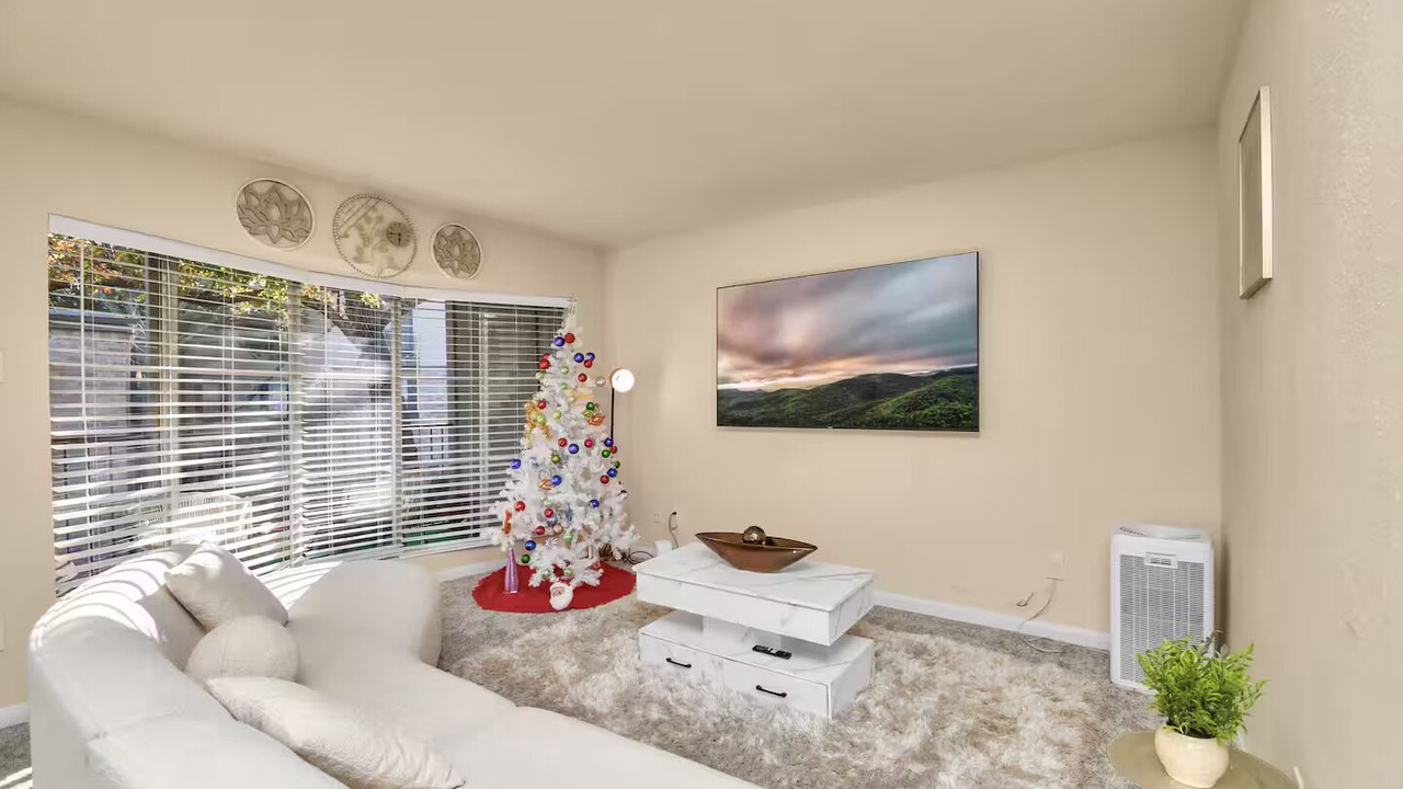 Photo of Livingroom in Uptown