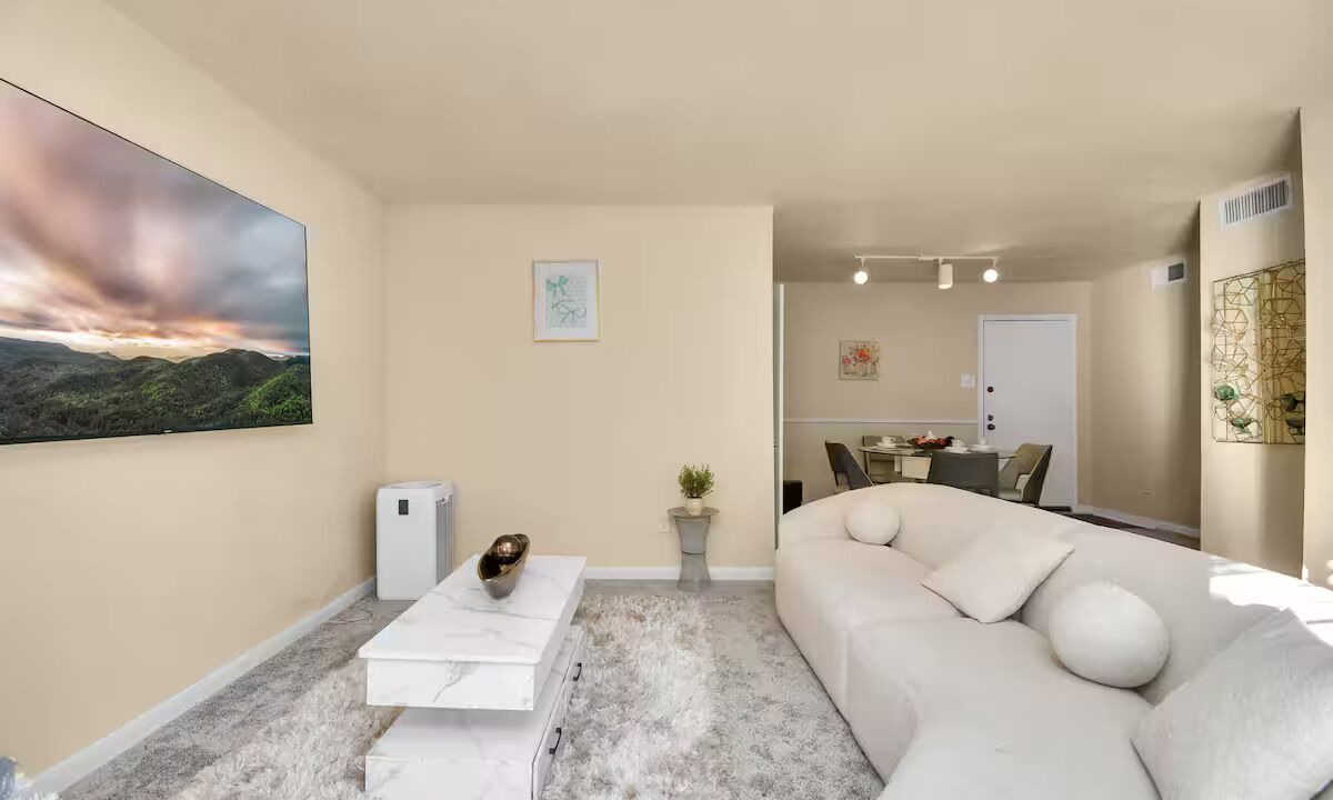Photo of Livingroom in Uptown