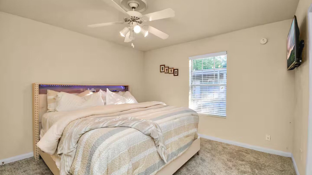 Photo of Bedroom in Uptown