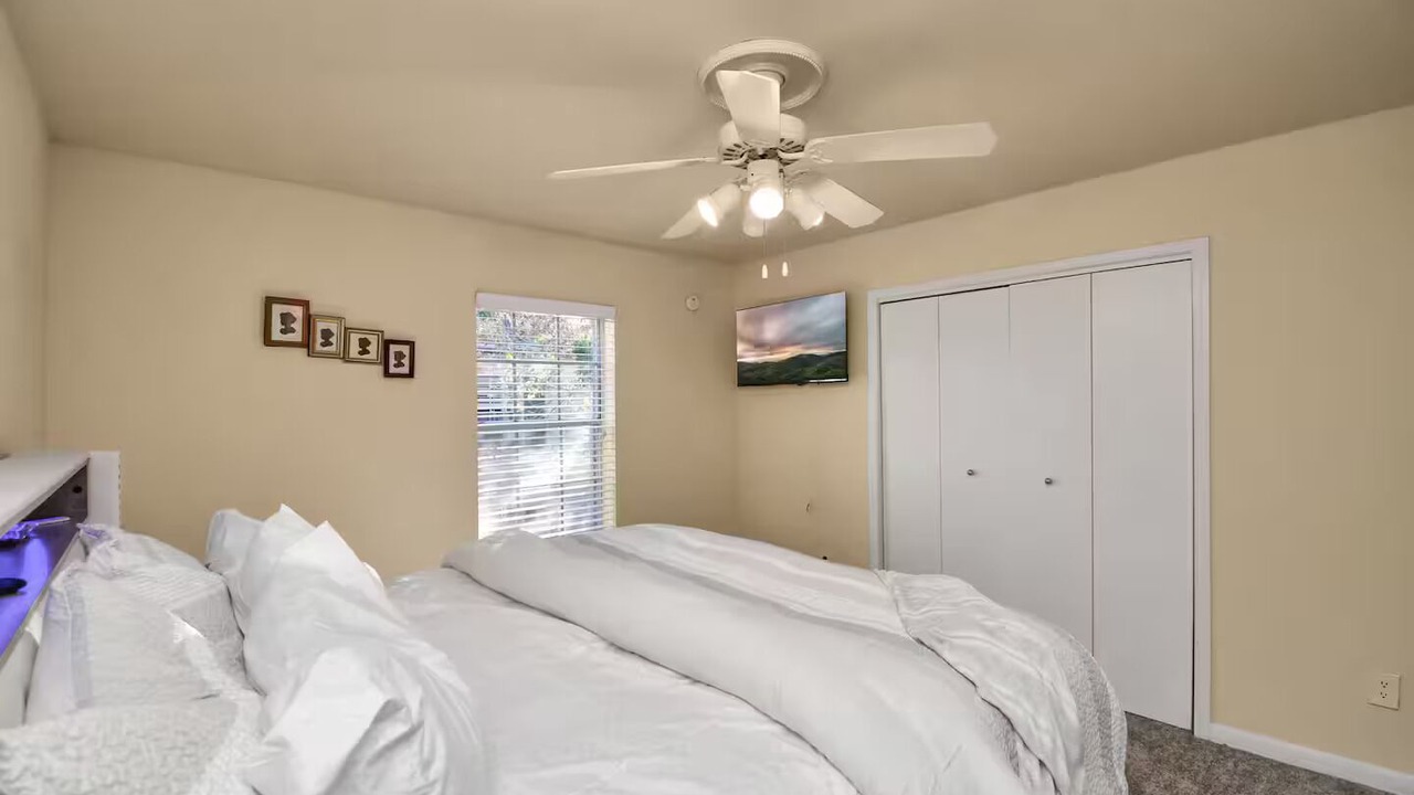 Photo of Bedroom in Uptown
