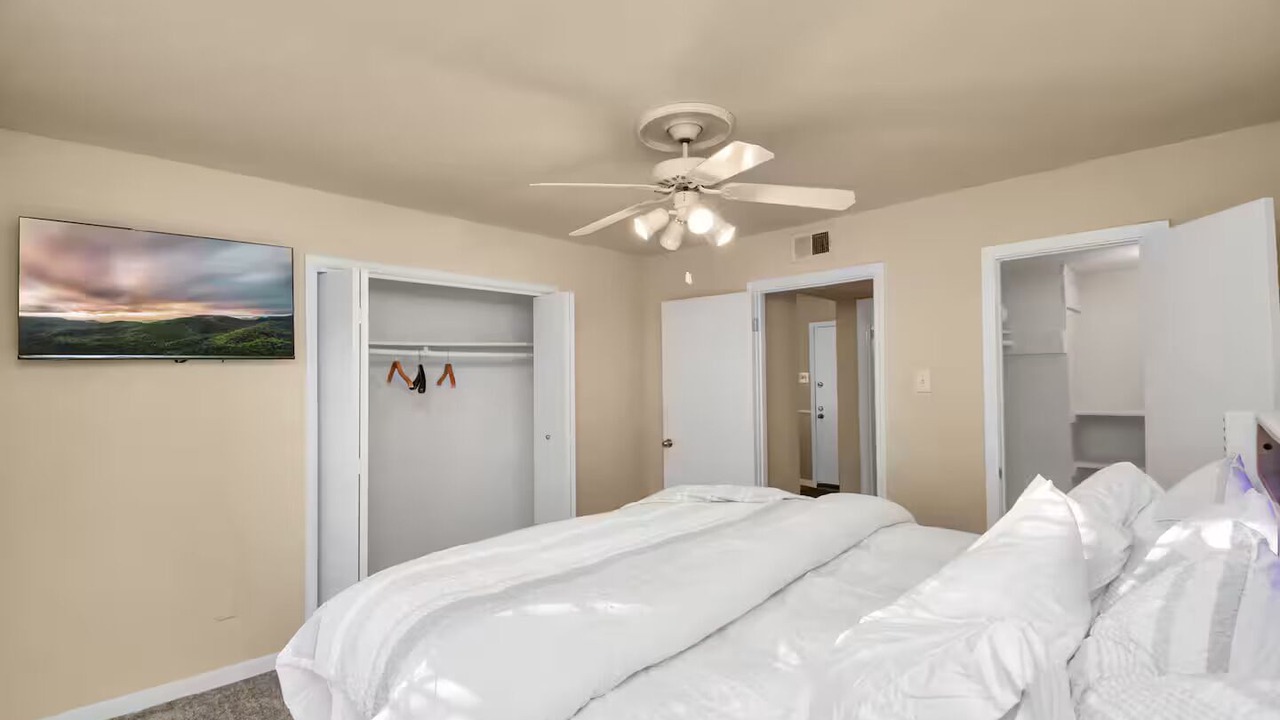 Photo of Bedroom in Uptown