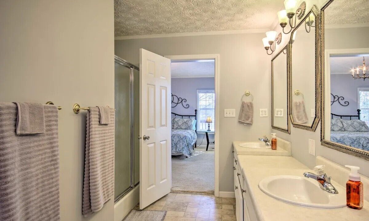 Photo of Bathroom in Iva