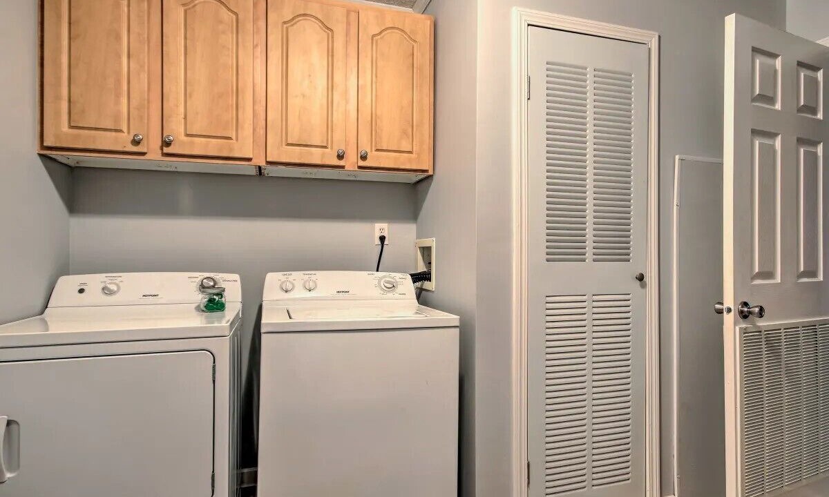 Photo of Others in Iva