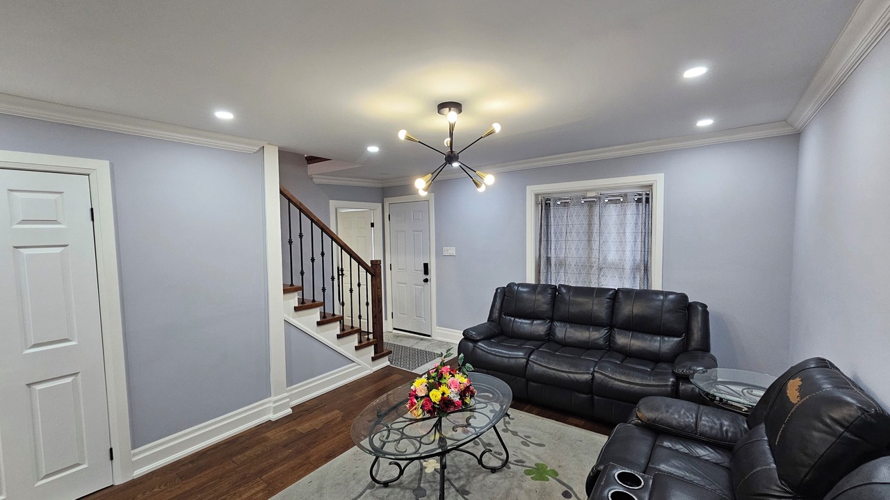 Photo of Livingroom in Ajax
