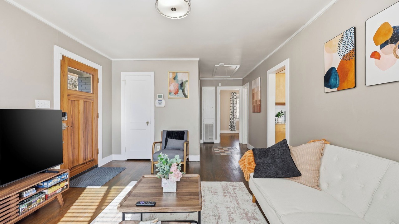 Photo of Livingroom in East Raleigh