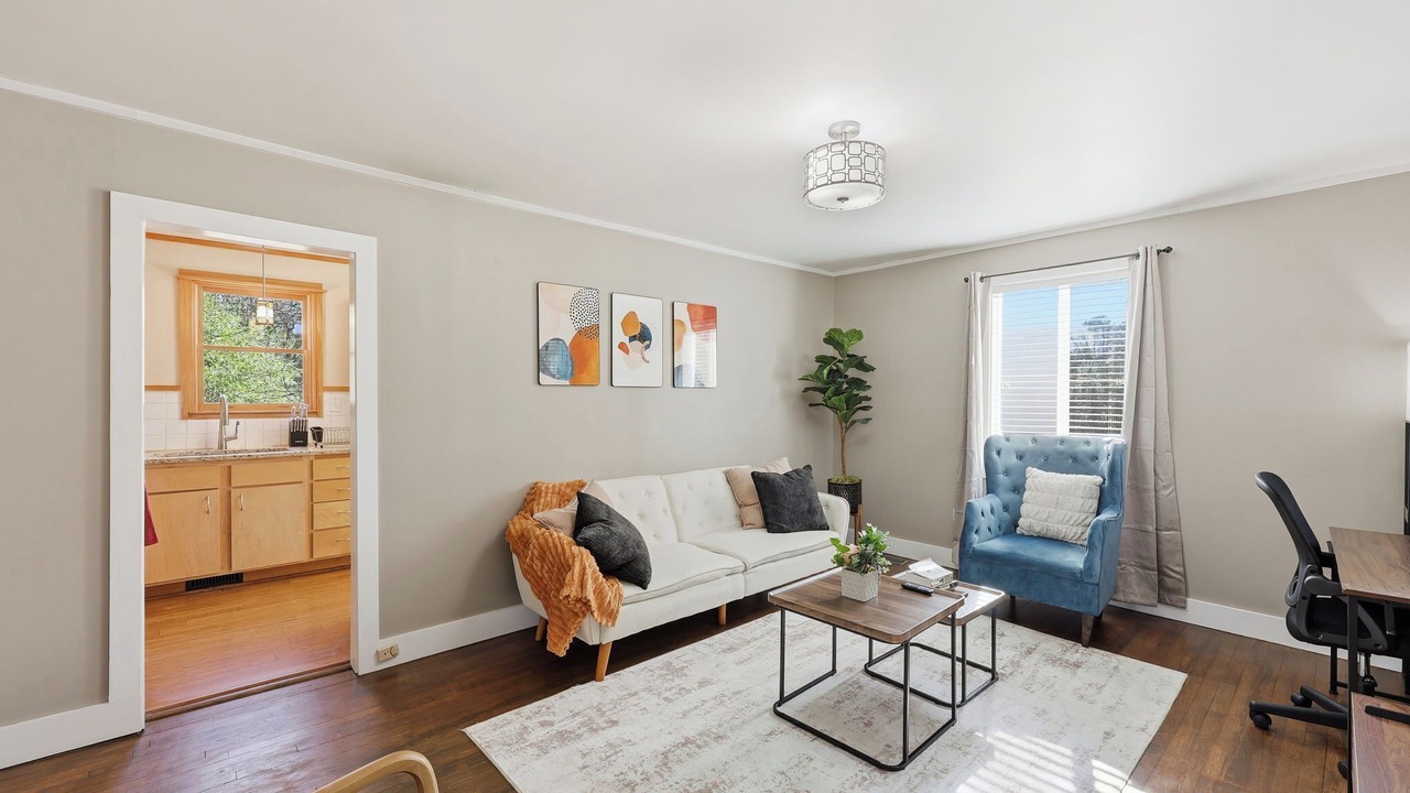 Photo of Livingroom in East Raleigh
