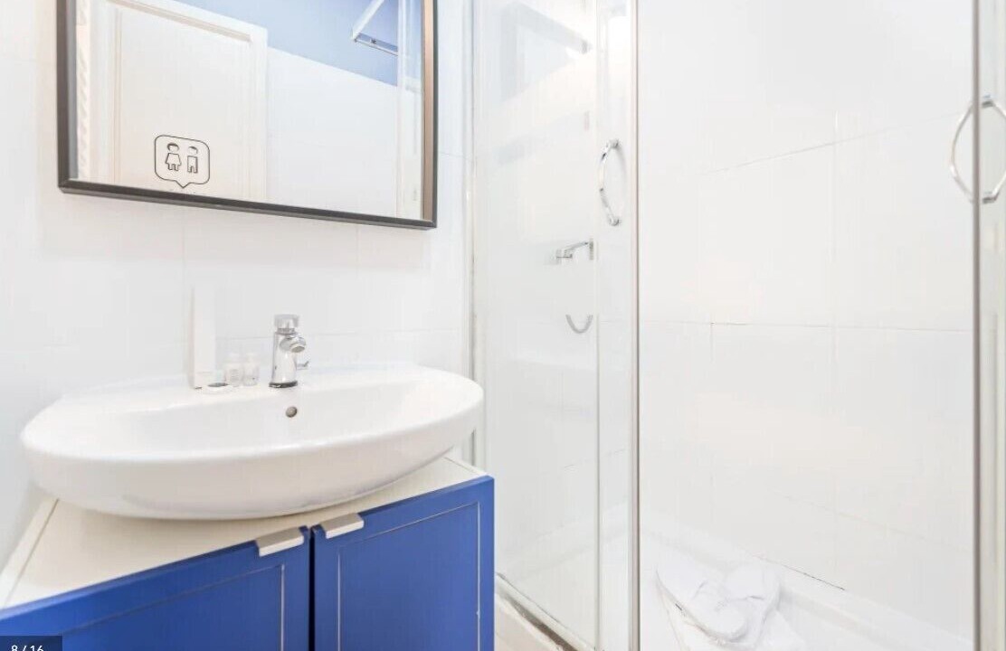 Photo of Bathroom in La Nova Esquerra de l'Eixample