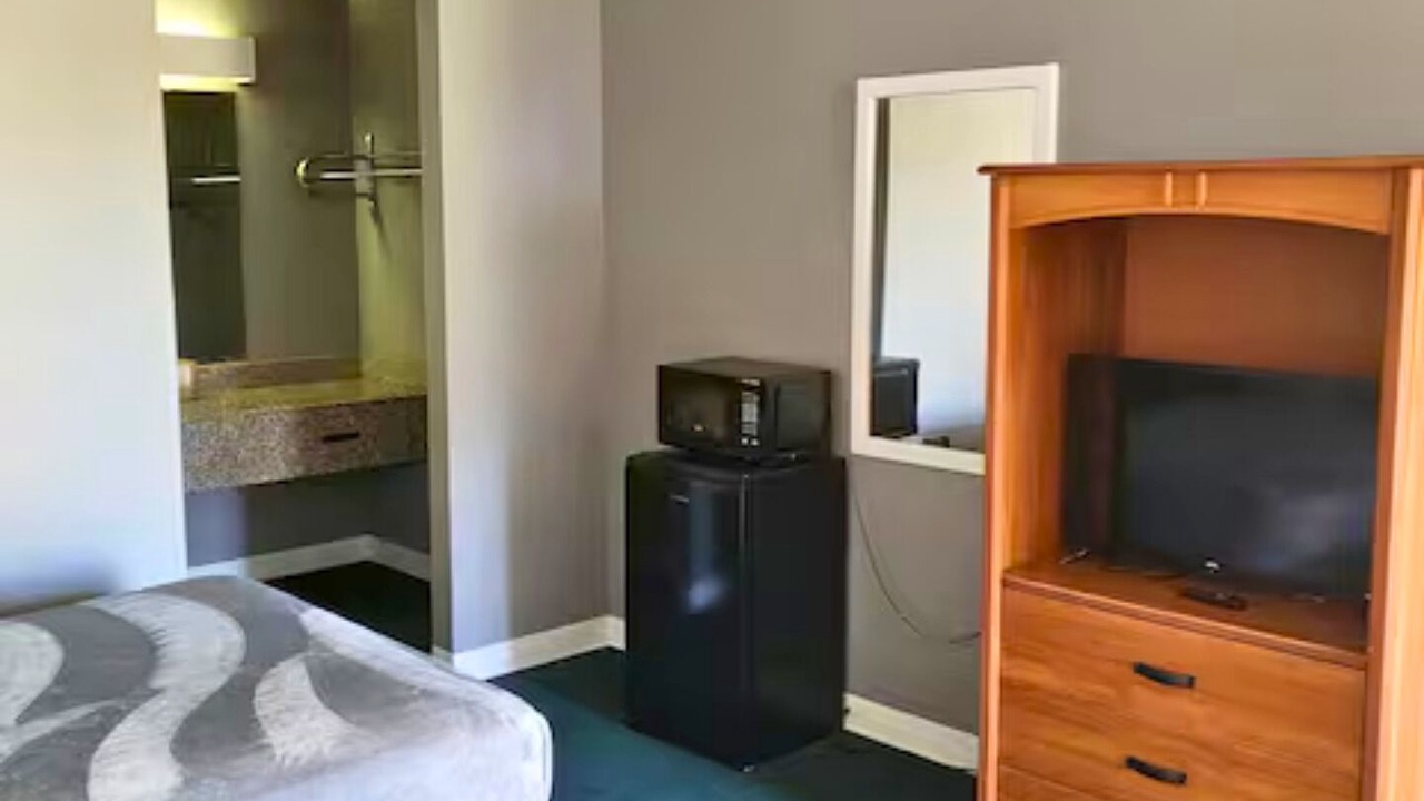 Photo of Bedroom in Livingston
