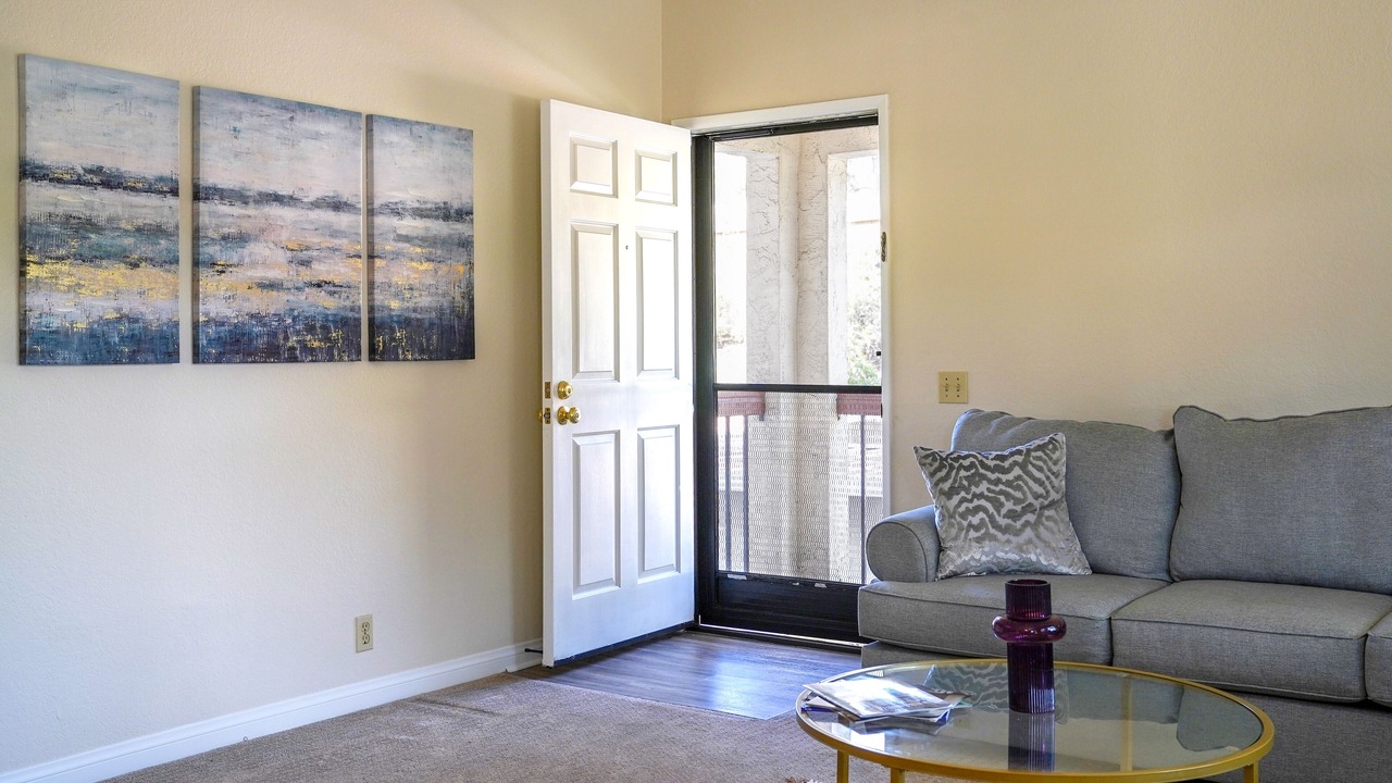 Photo of Livingroom in University City