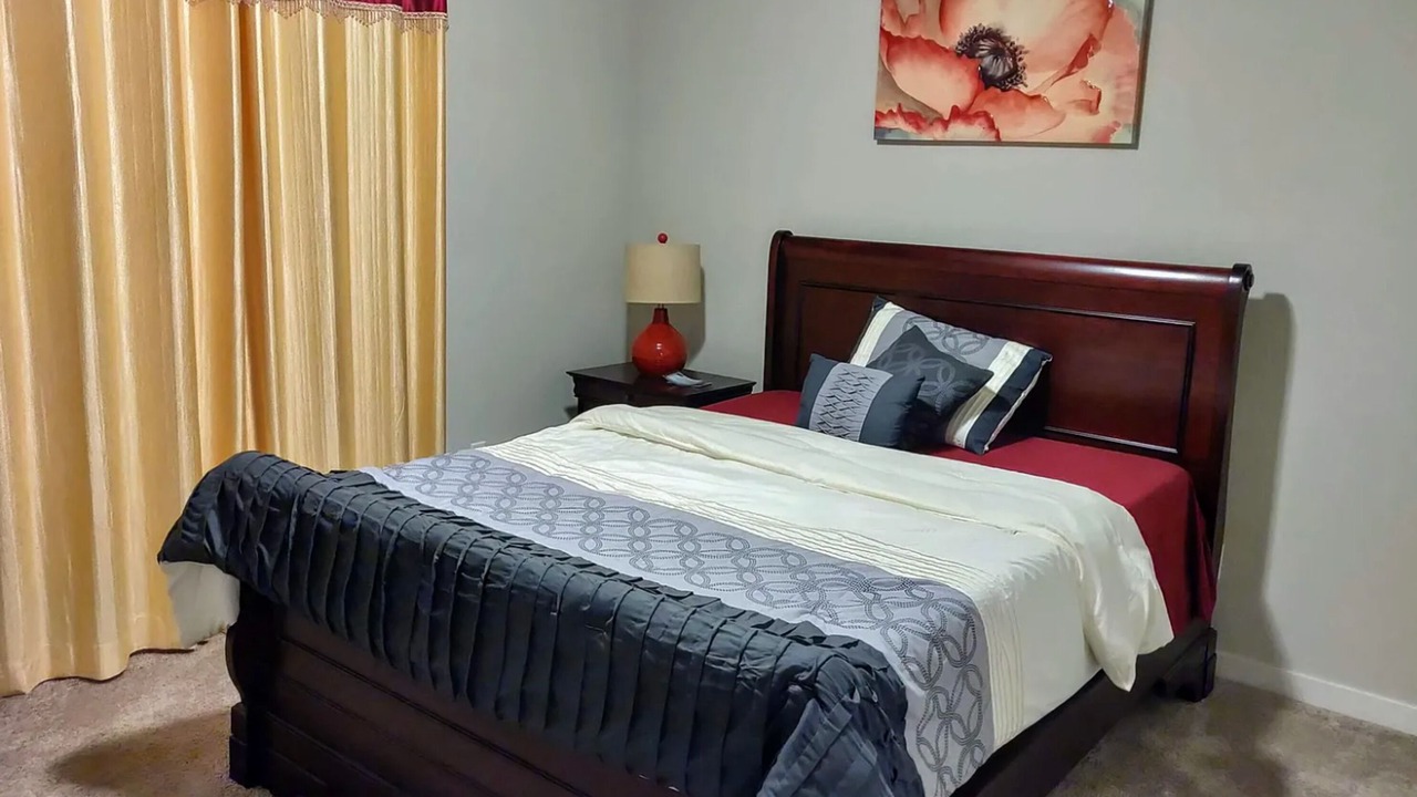 Photo of Bedroom in North Creek