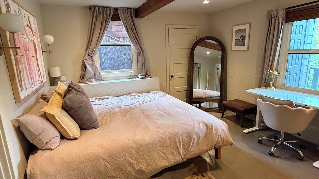 Photo of Bedroom in Hollywood Hills