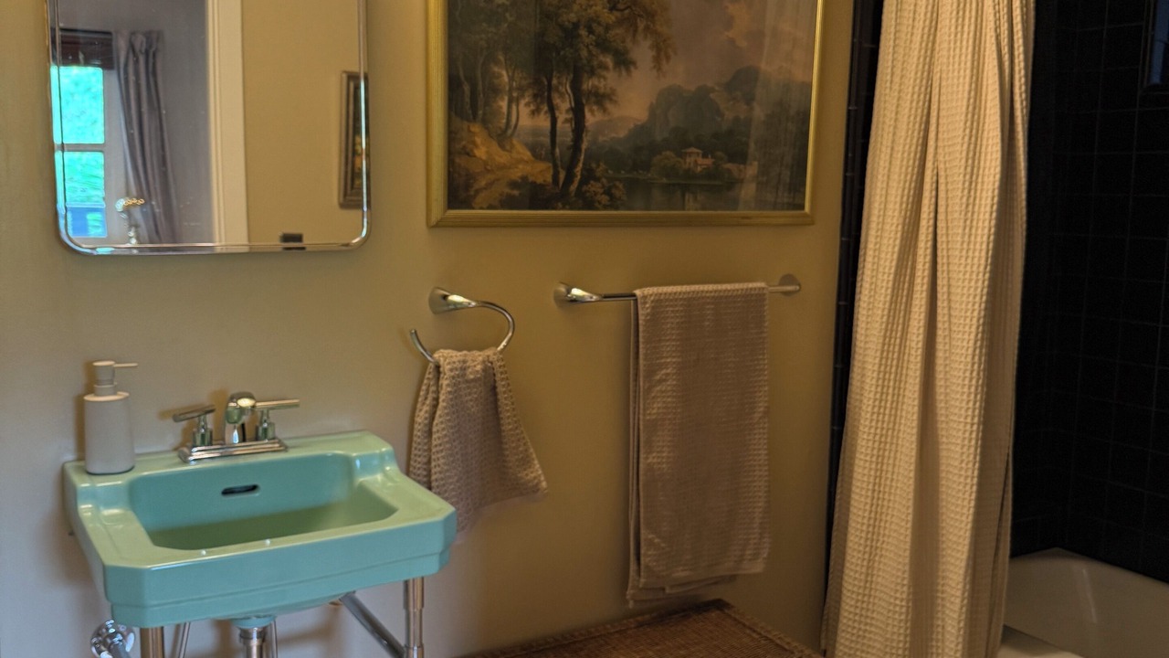 Photo of Bathroom in Hollywood Hills