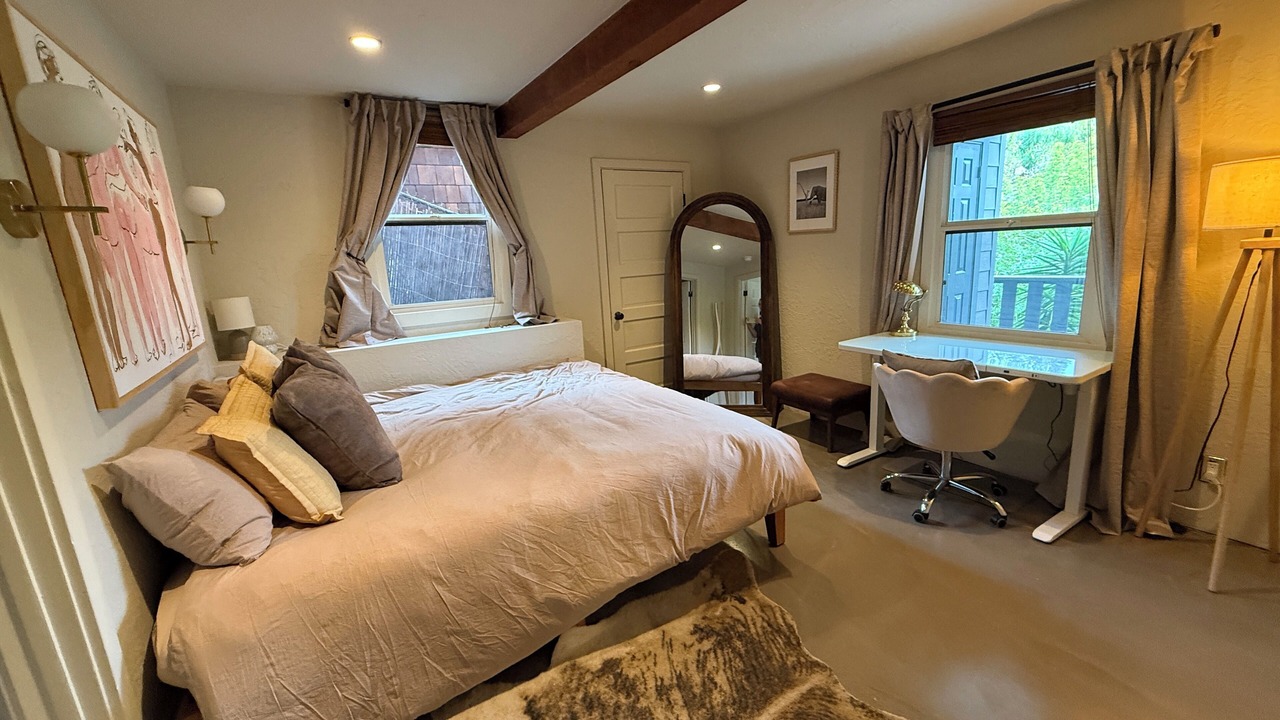Photo of Bedroom in Hollywood Hills