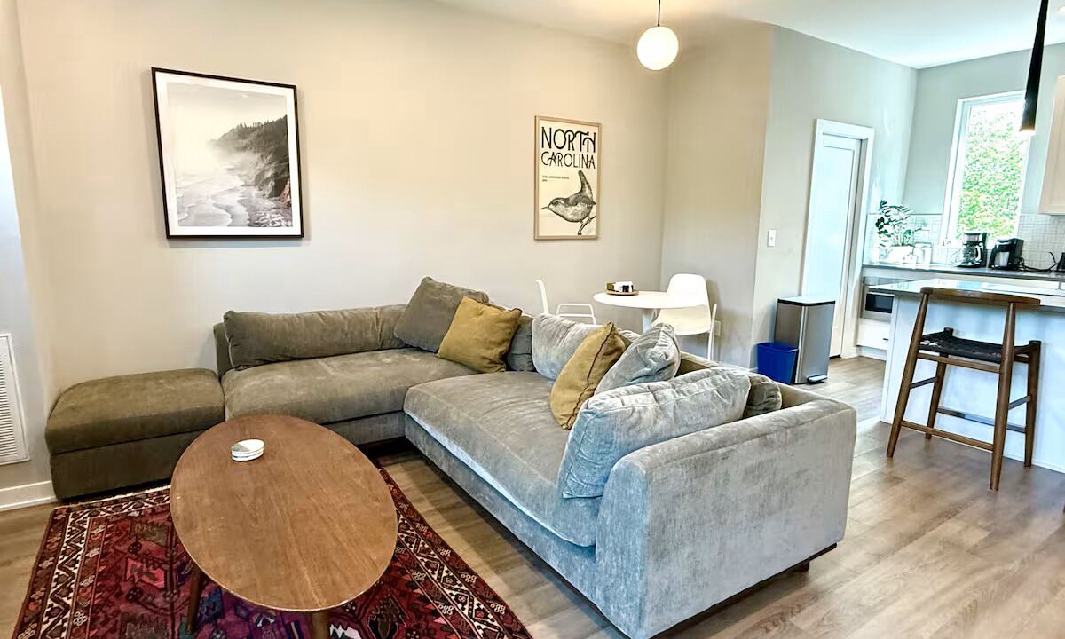 Photo of Livingroom in Downtown