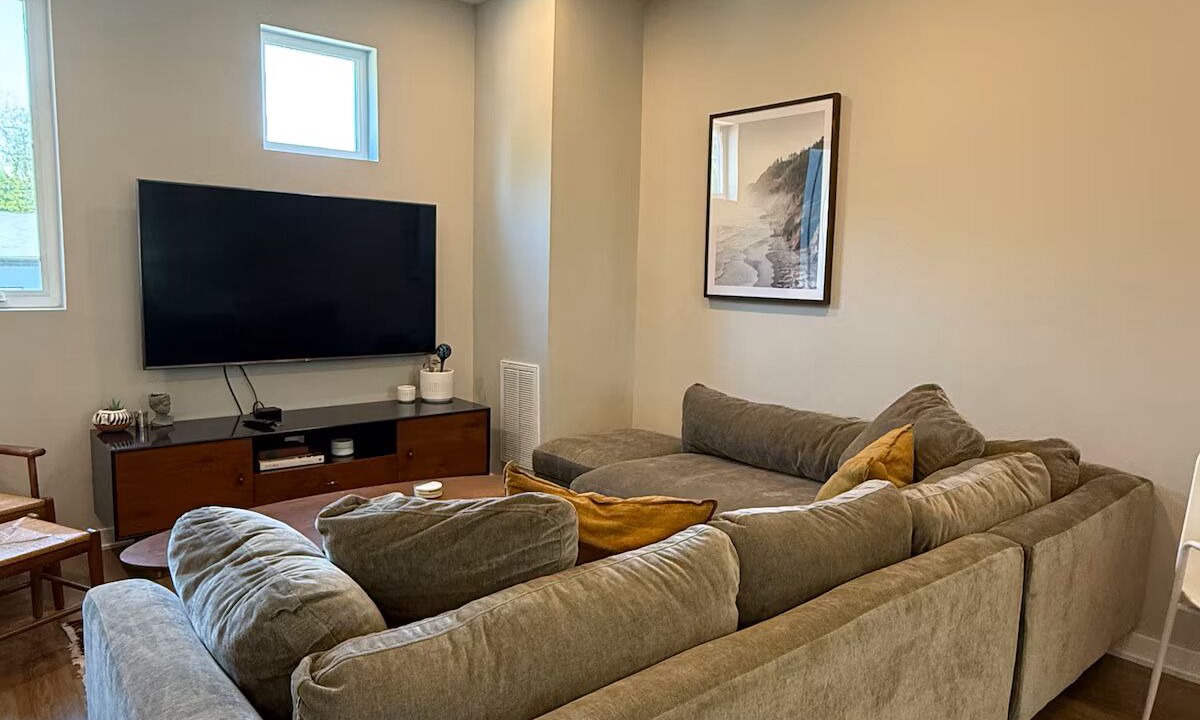Photo of Livingroom in Downtown