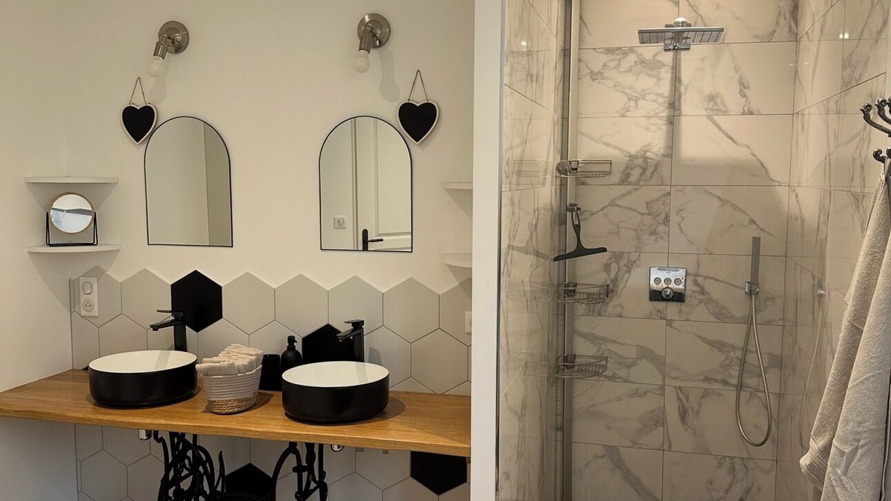 Photo of Bathroom in Bellenot-sous-Pouilly