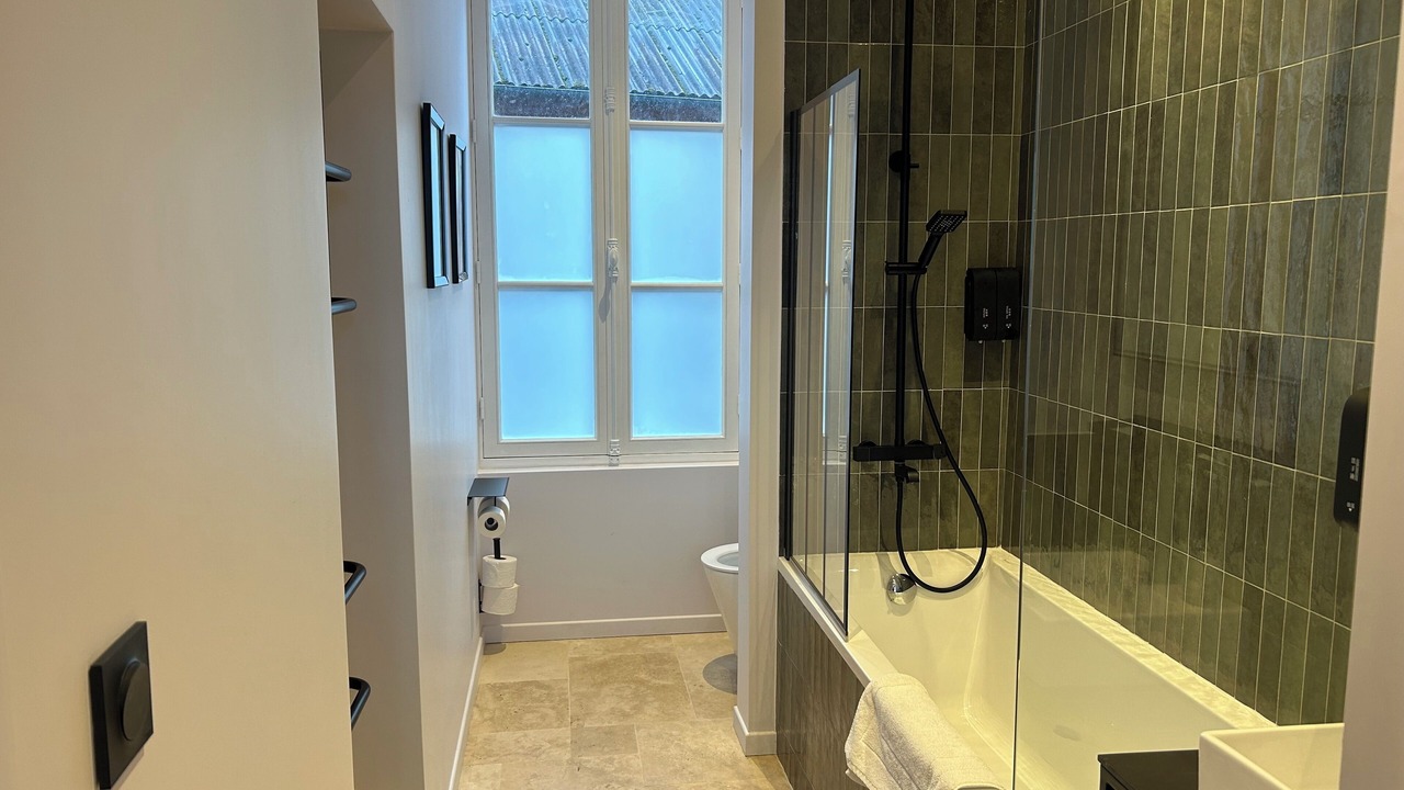 Photo of Bathroom in Villers-Cotterets