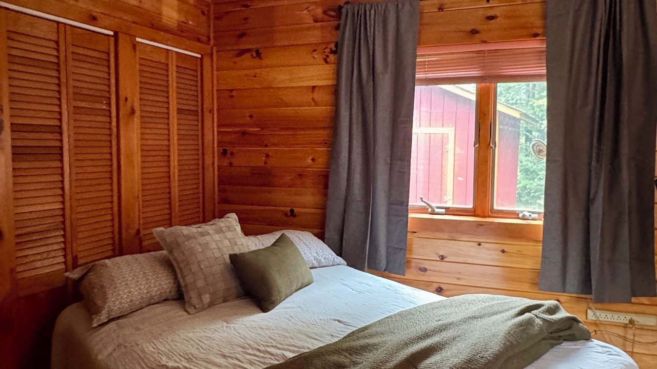 Photo of Bedroom in Indian Lake