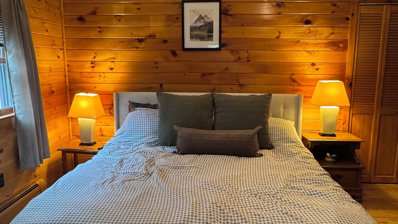 Photo of Bedroom in Indian Lake